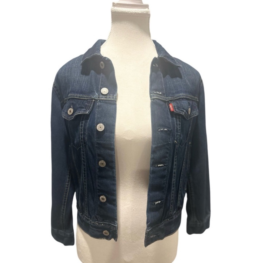Levi’s medium wash jean jacket size small